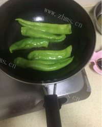 诱人的虎皮尖椒做法图解2)