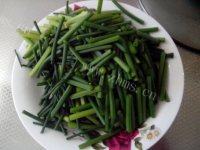 家常菜韭苔炒鸡蛋做法图解2)