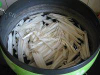 家常菜西红柿炒杏鲍菇做法图解3)
