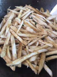 家常菜杏鲍菇炒五花肉做法图解9)