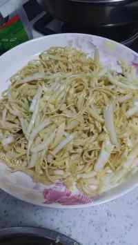 家常菜凉拌豆皮