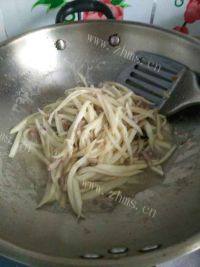 家常菜肉丝炒茭白