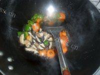 家常红烧鸡蛋豆腐做法图解16)