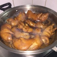 美味的酱香猪蹄做法图解2)