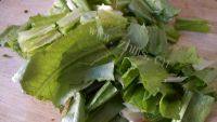 家常豆豉鲮鱼油麦菜做法图解3)