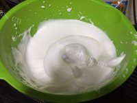 甜甜的奶粉牛轧糖做法图解2)