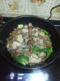 家常菜小鸡炖蘑菇