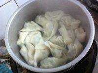 美味的荠菜馄饨做法图解3)