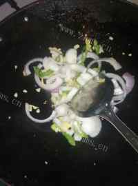 美味的爆香花蛤做法图解6)