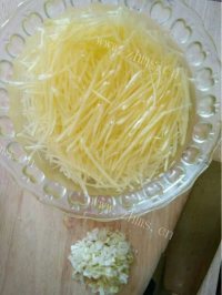 胡萝卜土豆丝做法图解1)