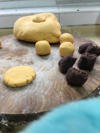 色味俱佳的南瓜饼做法图解5)