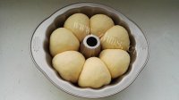 喷香的南瓜花朵面包做法图解12)