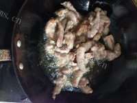 美味的糖醋里脊做法图解4)
