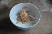 鲜嫩虾皮煎豆腐做法图解3)