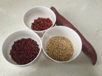 美味红豆莜麦粒粥做法图解1)