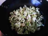 家常菜素炒花菜做法图解3)