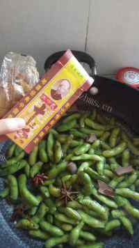 下酒菜盐水毛豆做法图解3)