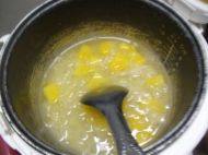 美味的银耳木瓜糖水