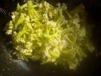 家常菜有机花菜炒肉片做法图解5)