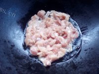 美味的肉丝腐竹烩粉丝做法图解5)