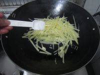 美美厨房之清炒土豆丝做法图解5)