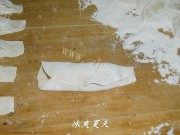 猪肉南瓜馅锅贴做法图解8)