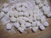 易做的芹菜饺子做法图解8)