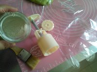 自制抹茶冰皮月饼做法图解9)