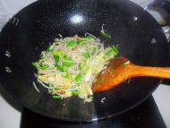 蒜苗炒豆芽