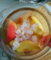 色香味浓的黄桃罐头做法图解4)