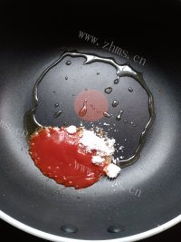 美味的茄汁虾做法图解4)
