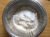自制放心油条做法图解3)