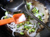家常菜洋葱炒毛豆做法图解8)