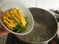 自制三丝银鱼羹做法图解7)