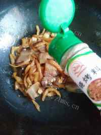 香喷喷的腊肉炒萝卜干做法图解11)
