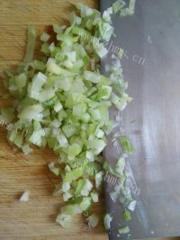 色味俱佳的葱油饼做法图解2)