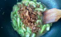 家常菜肉片炒丝瓜
