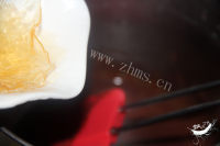 美味的双色慕斯流心蛋糕做法图解10)