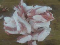 家常菜杏鲍菇炒五花肉做法图解2)