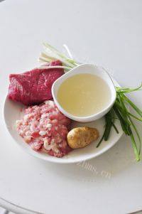 百吃不厌的牛肉包子做法图解1)