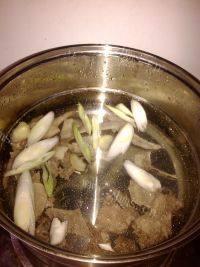 养身的茶树菇老鸭汤做法图解5)
