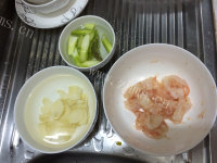 美味的百合炒虾球做法图解1)