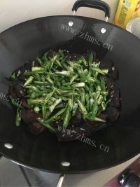 好吃的青椒炒猪红#新鲜从这做法图解4)