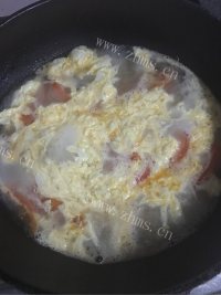 营养的西红柿鸡蛋汤做法图解5)