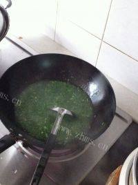 美味的荠菜豆腐汤做法图解7)