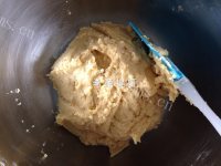 自制肉松酥饼做法图解4)