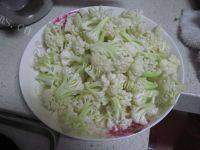 营养丰富的花菜炒肉片做法图解2)