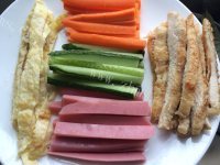 香喷喷的紫菜包饭做法图解6)