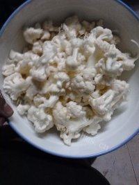 迷人的西红柿炒菜花做法图解1)