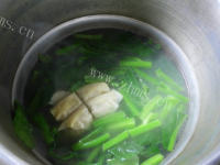 美味油菜蕻面结龙骨汤做法图解10)